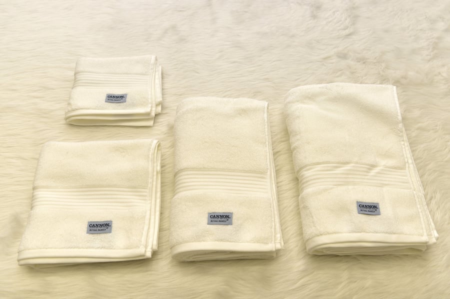 Cotton towels brand Canon – color white