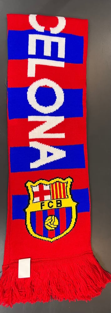 شال برشلونة احمر