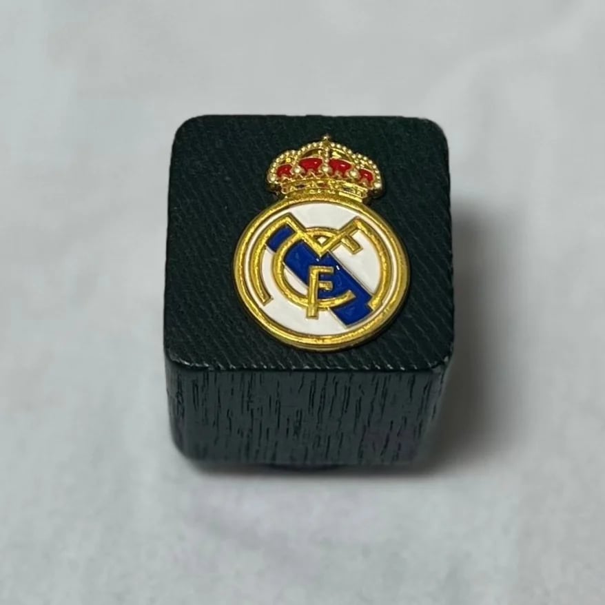 ستيكر معدني ريال مدريد