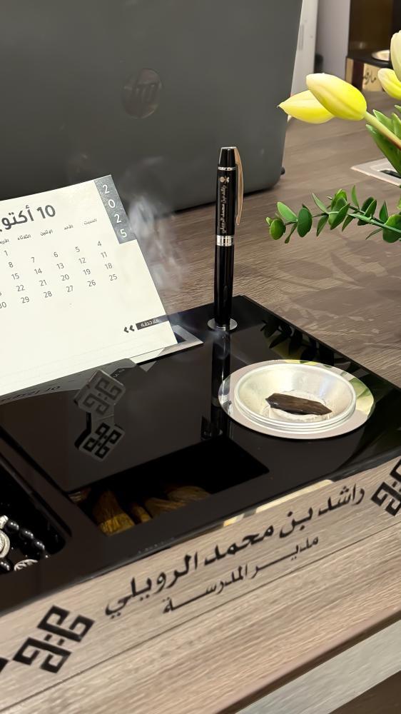 هدية فاخرة " ستاند مكتبي متعدد "