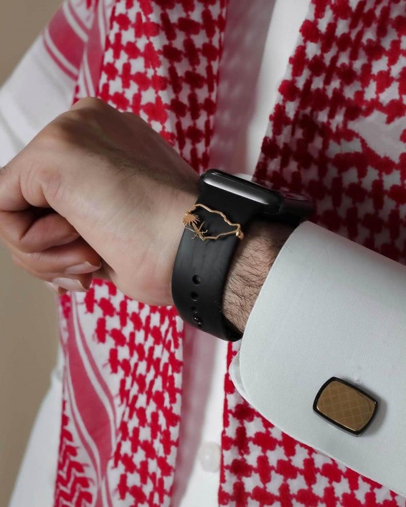 بروش ساعه يحمل خريطة المملكة و سيفين ونخله