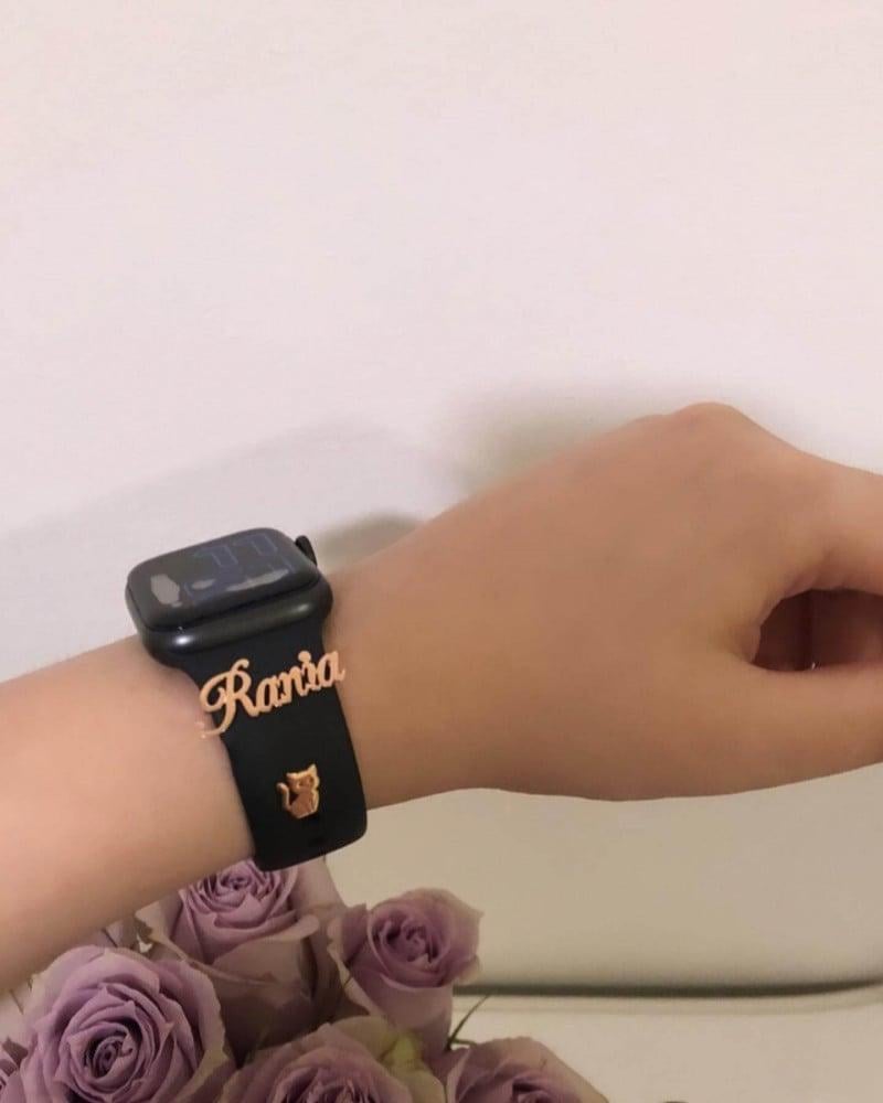 اكسسوار ساعه مصمم بإتقان .باسمك او عبارة قريبة ع قلبك