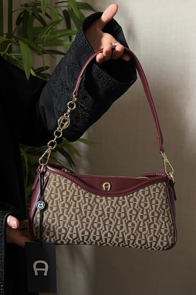 حقيبة AIGNER