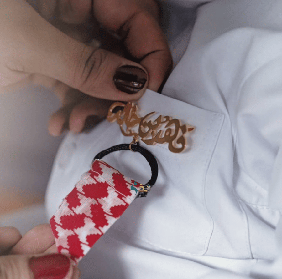 بروش الشماغ مع الاسم حسب الطلب - متجر لفتة
