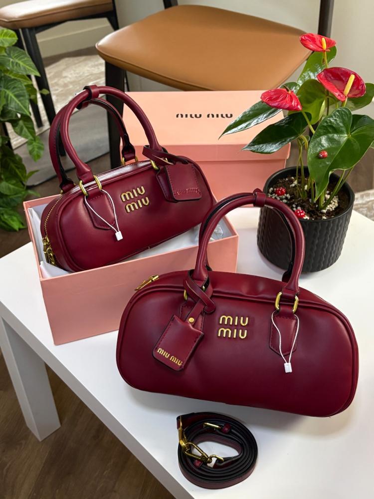 شنطة Miu Miu الهبة