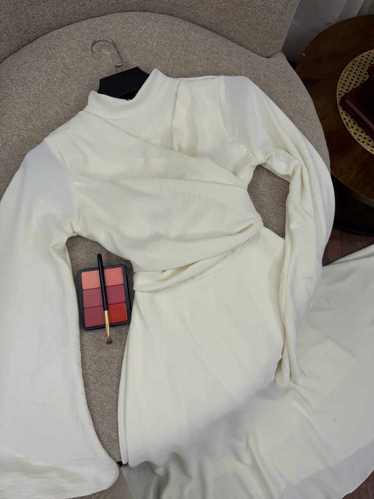 Asma's dress