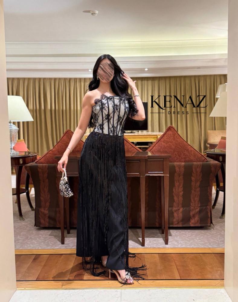 فستان سهرة أسود وأبيض دانتيل وهدب