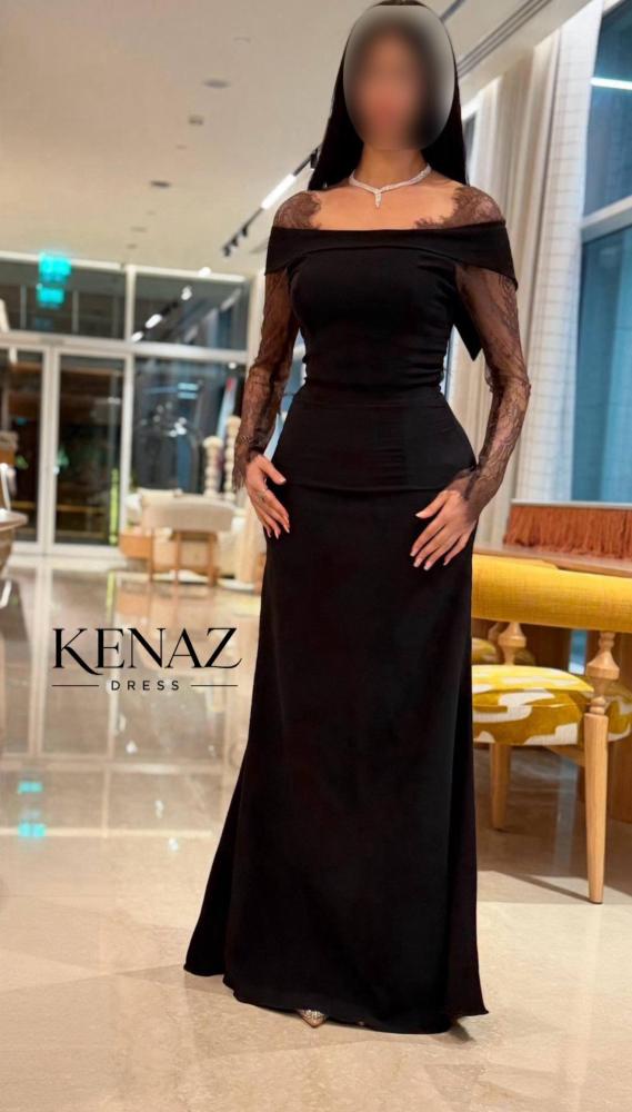 فستان سهرة أسود قماش باربي مع أكمام دانتيل بني