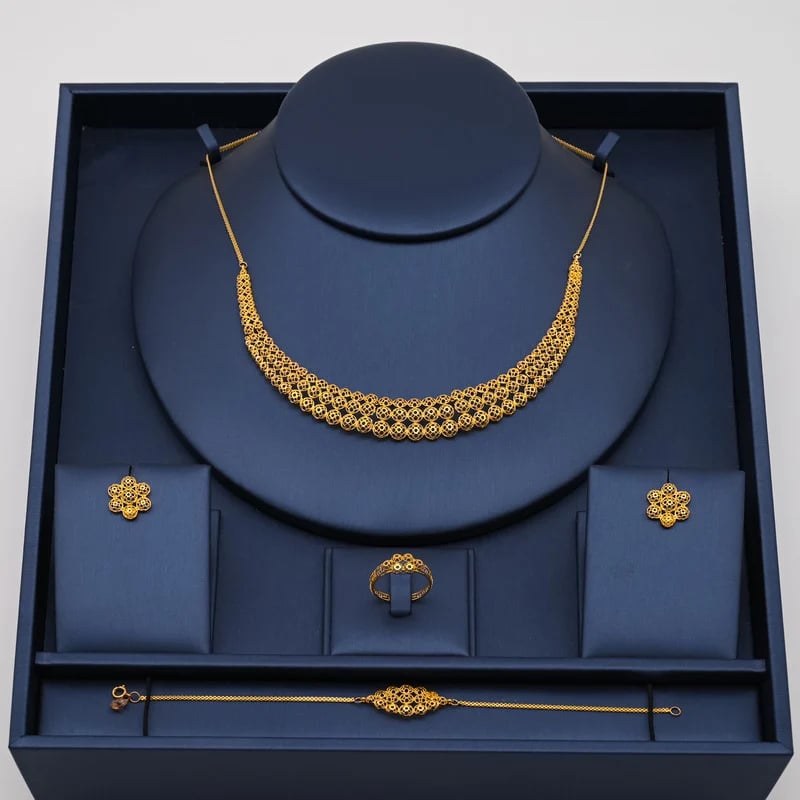 طقم ذهب عيار 21