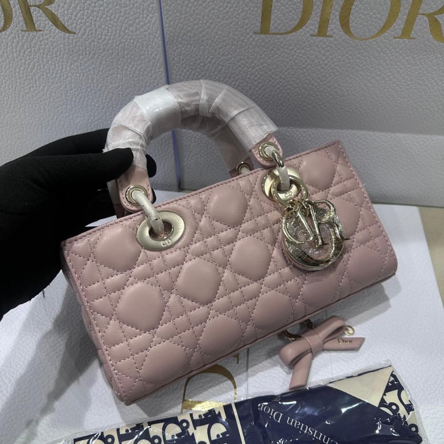DIOR
