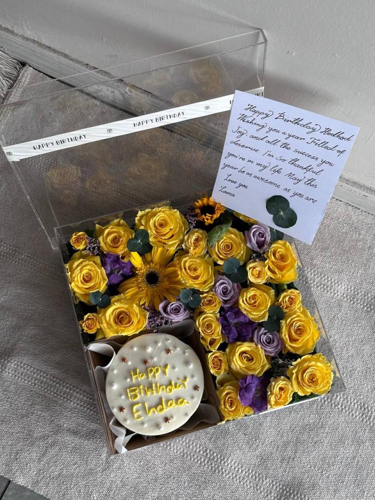 Acrylic box arrangement with Korean cake