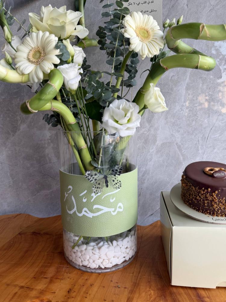 فازة ورد مع كيكة جاناش
