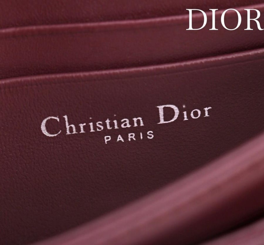 Dior لون السير ذهبي