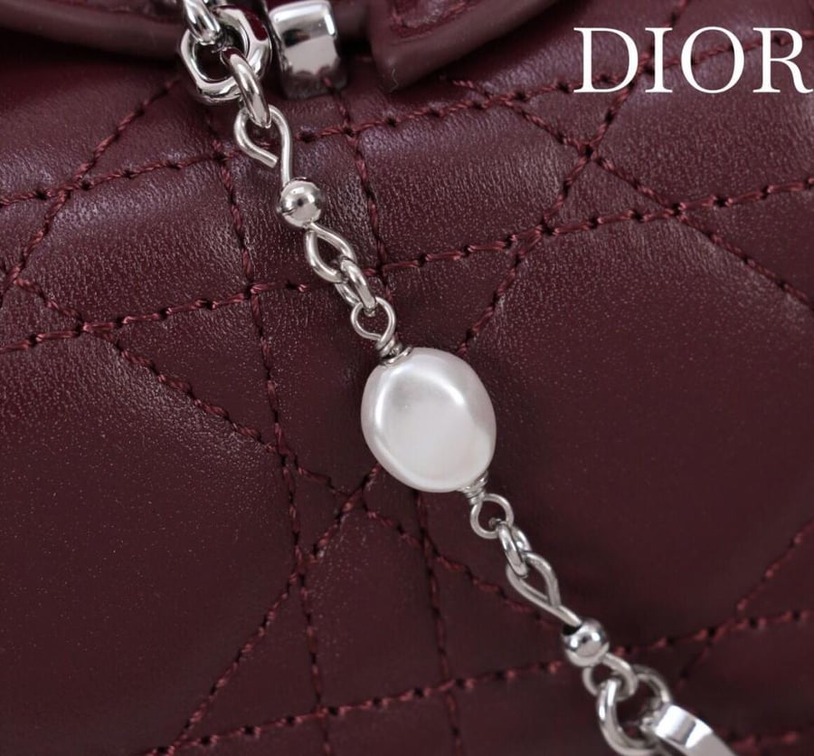Dior لون السير ذهبي