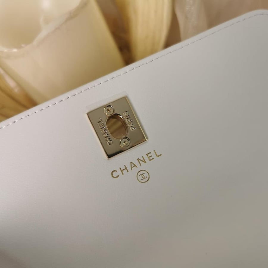 CHANEL PEARL ACCORDION HANDBAG
