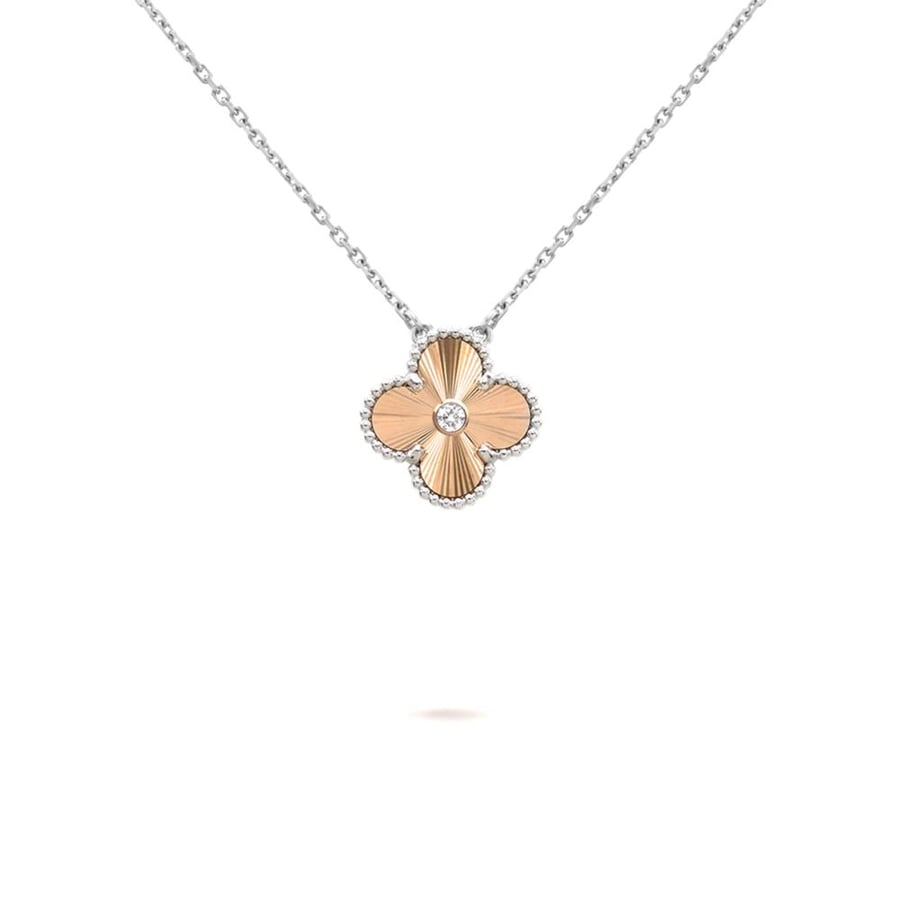 Van cleef Alhambra pendant