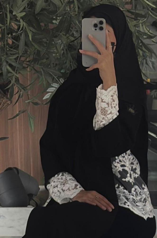 عباية أميرة الدانتيل الأبيض