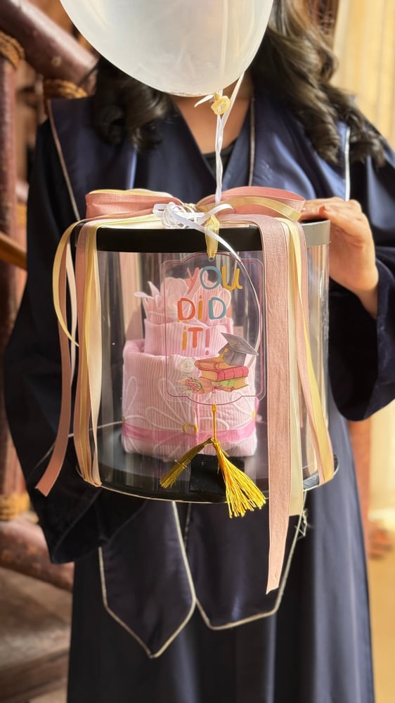 Calment Graduation Cake