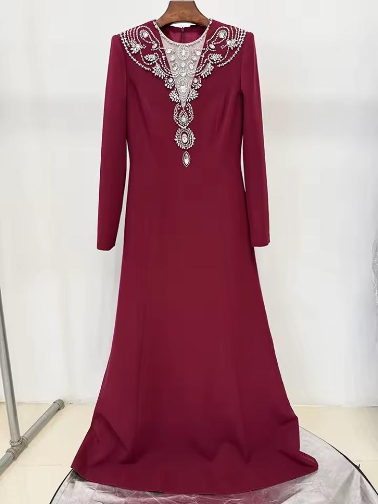 فستان سهرة عنابي