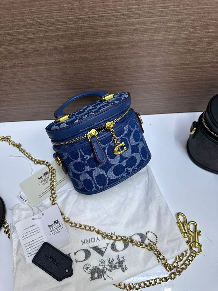 شنطة كوتش.