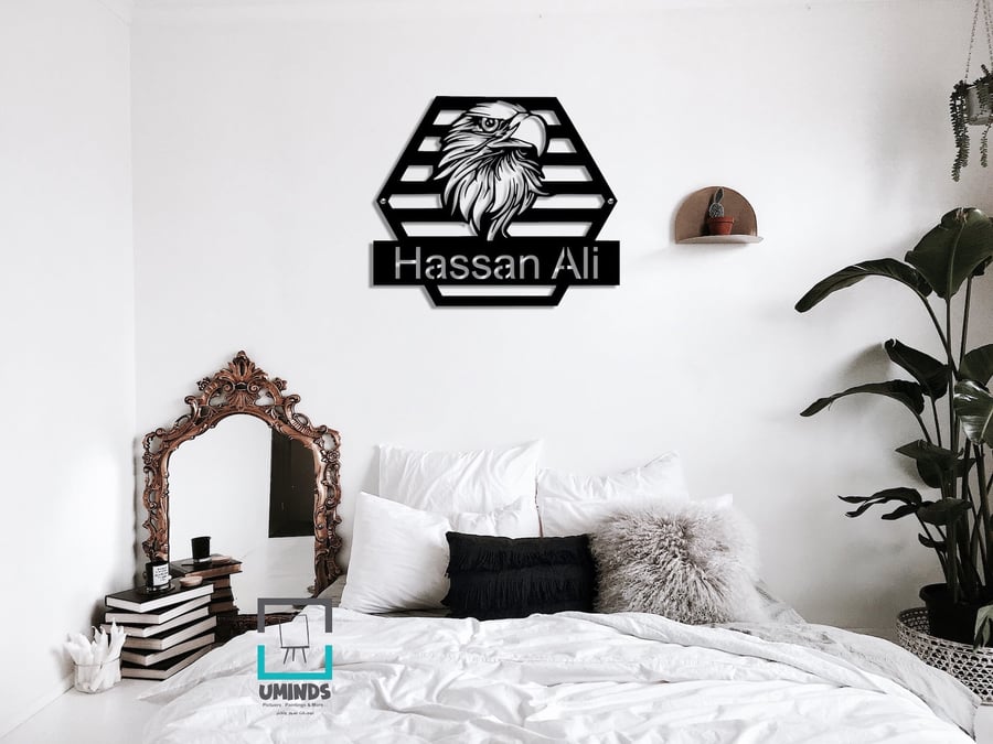 لافتة اسم مخصصة من MDF باللون الأسود المطفي تصميم نسر هندسي فاخر مناسب