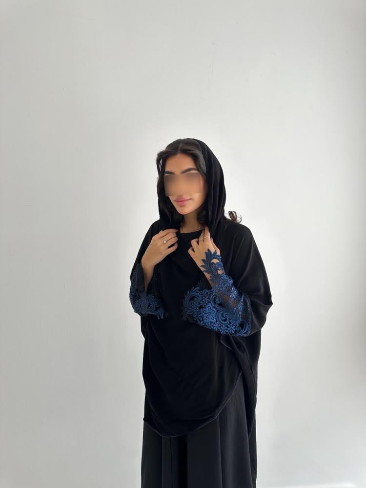 عباية همس السوداء وكم نيلي
