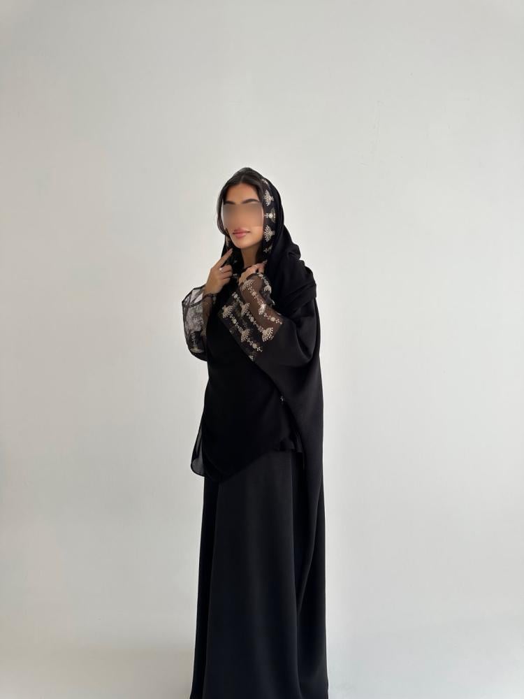 عباية غيث السوداء