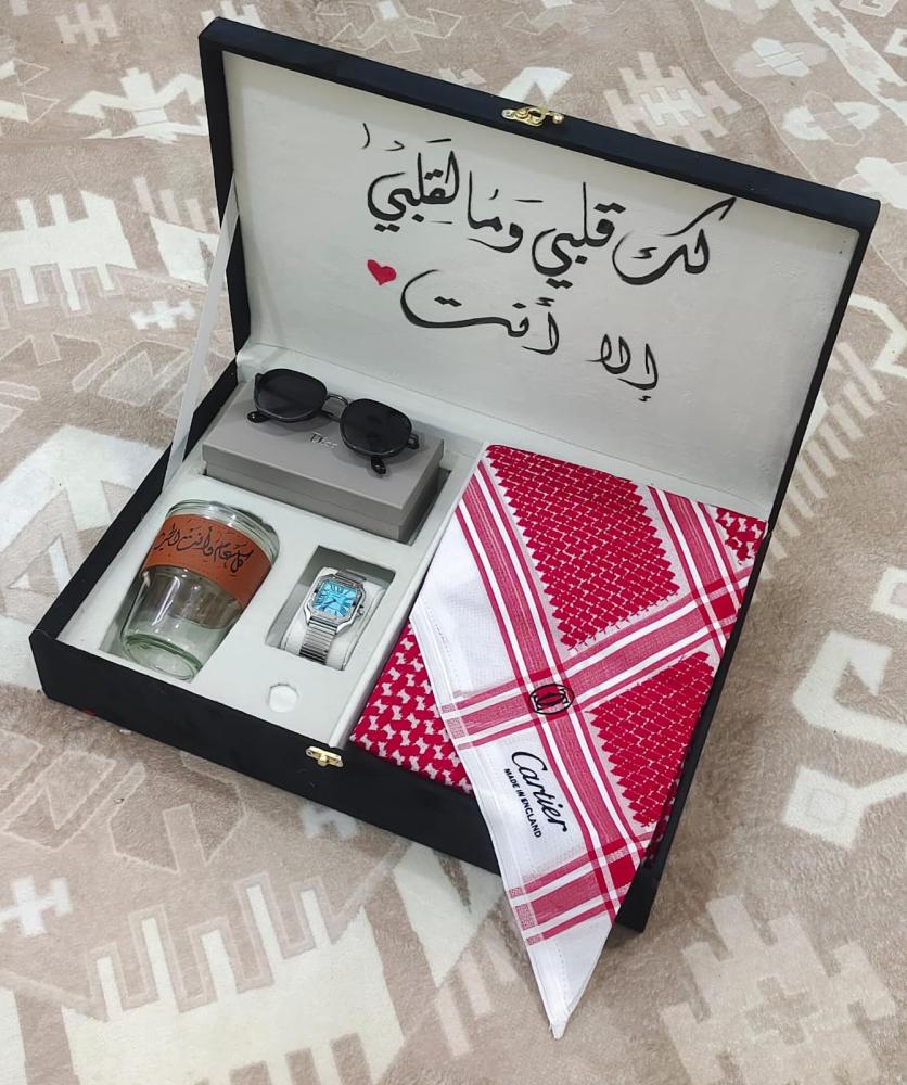 شماغ كارتير درجة اول مقاسات 55 58 60  نظاره ديور درجة اول مع ملحقاته  ساعه رجالي ضمان سنتين جوده ممتازة  كوب مع كتابه حسب طلب الزبون كتابه  بوكس مع كتابه حسب طلب الزبون كتابه