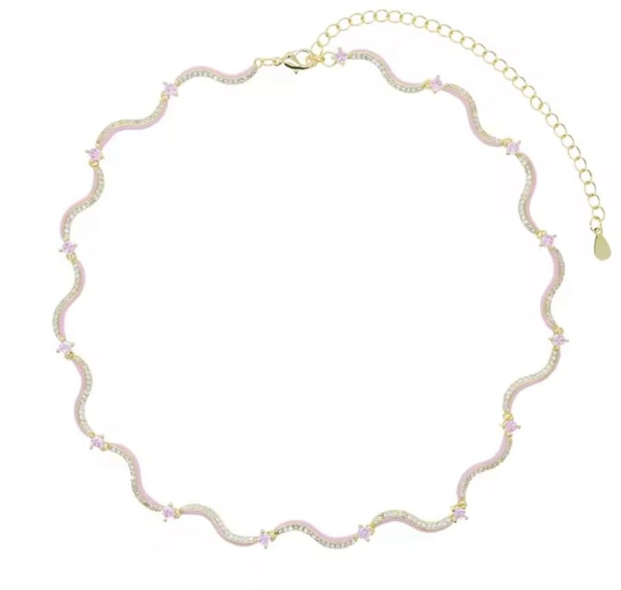 سلسلة وردي مموج / Wavy Pink Necklace