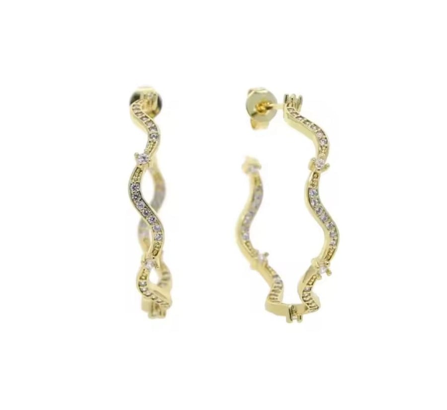 حلق ذهبي مموج / Wavy Gold Earring