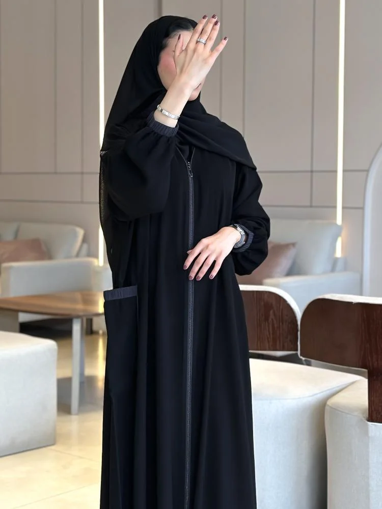 عبايه سحاب تصميم عصري أنيق لمشاوير يومية
