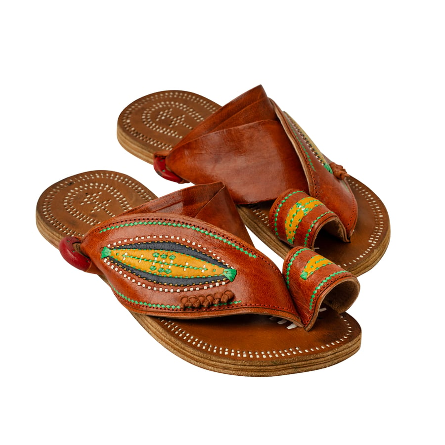 Eastern slippers with eye, natural leather, brown color