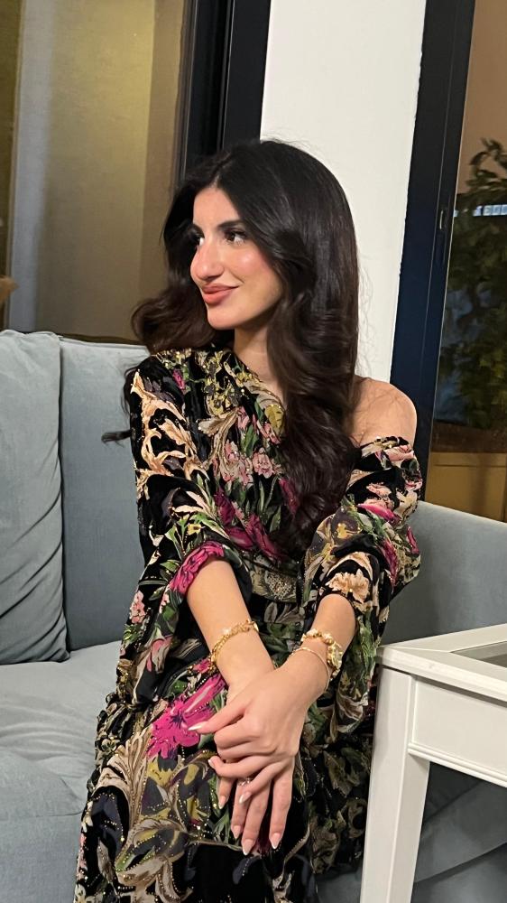 فستان ليالي فلورال أسود مطرّز