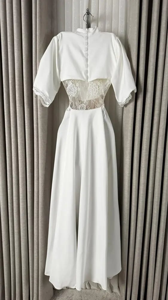 Soft dress, lightweight, stretch, lace