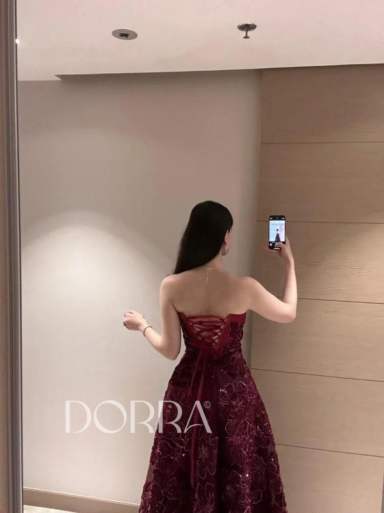 فستان عودي بقصة كورسيه وتنورة منفوشة مطرزة