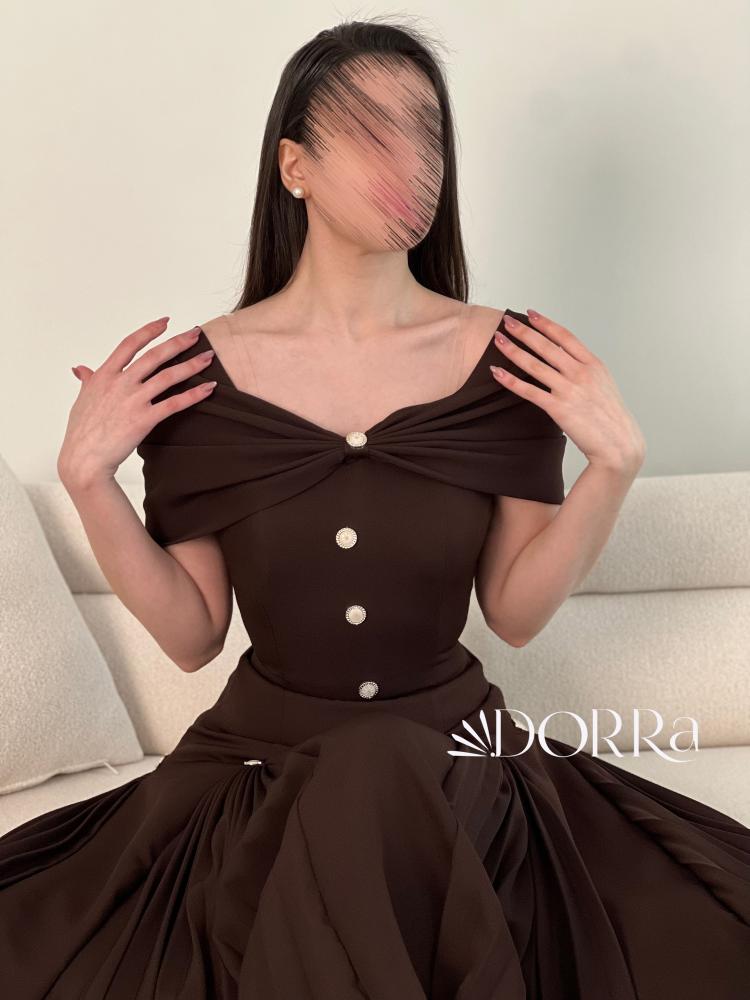 فستان ناعم بكسرات وأزرار أمامية