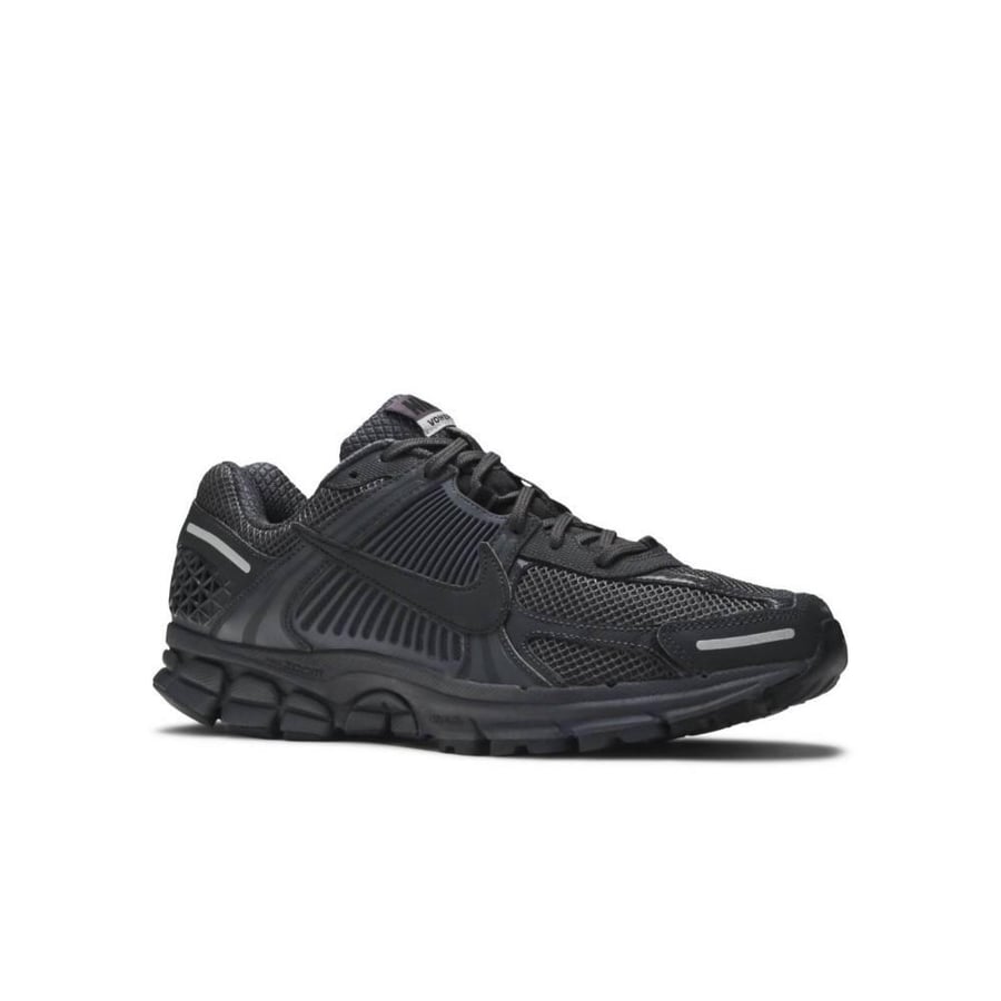 AIR ZOOM VOMERO 5