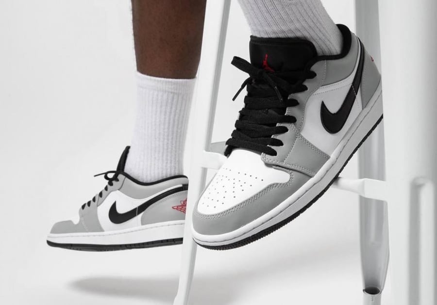 Air Jordan 1 Low Light Smoke Grey