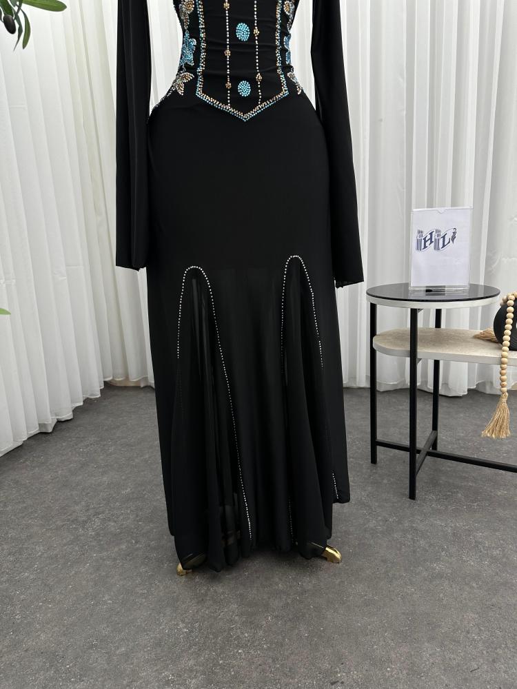 فستان النايفه