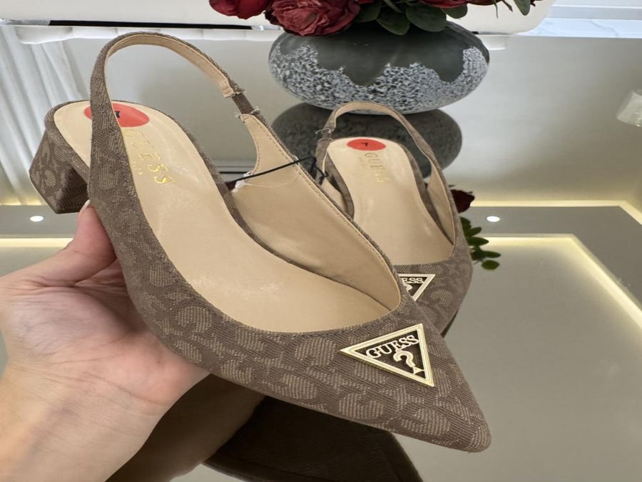 جزمه قيس مقاس ٣٧ونص(٧ ) امريكي
