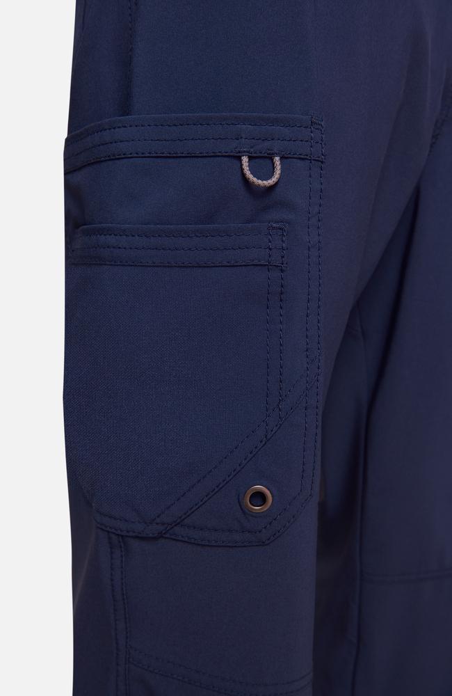 طقم سكراب كامل ماركة شروكي - إنفينيتي/ Cherokee Infinity - Men's V-Neck Solid Scrub Top / Men's Zip Fly Cargo Scrub Pant