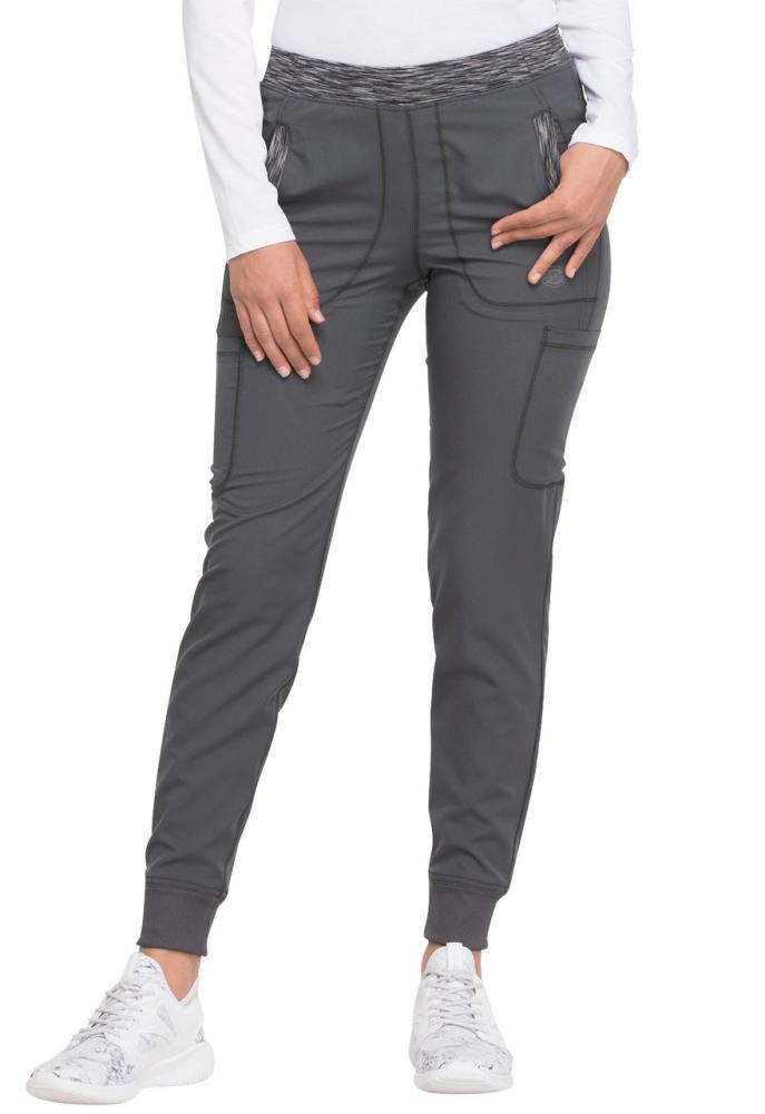 طقم سكراب كامل ماركة ديكيز / Clearance Dynamix by Dickies Women's V-Neck Solid Scrub