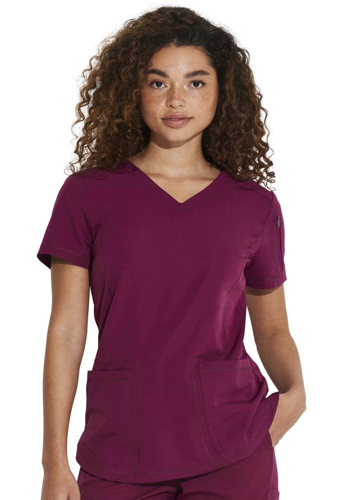 طقم سكراب كامل ماركة ديكيز / Clearance Dynamix by Dickies Women's V-Neck Solid Scrub
