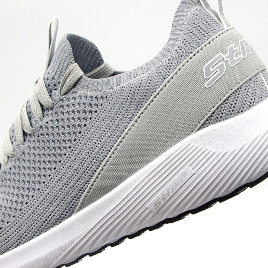 Casual shoe ELEMENT from Strike Lifestyle, elegant and modern, suitable for daily use and style. Features a latex cushion for shock absorption and a perfect cotton lining. Elegant and modern gray color.