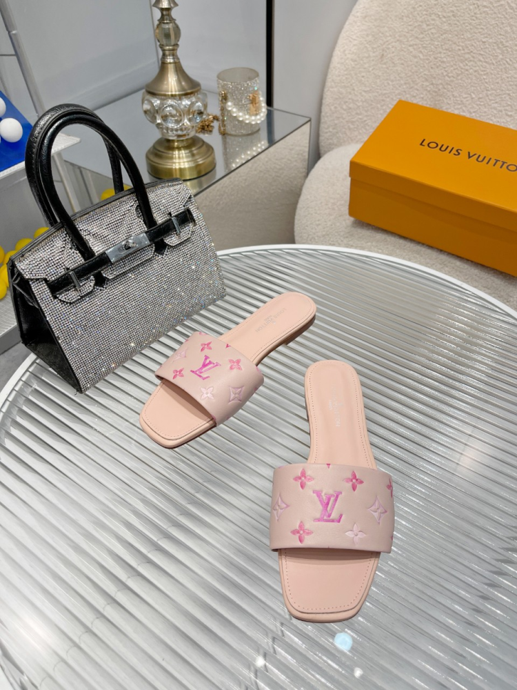 LV Women S;ipper