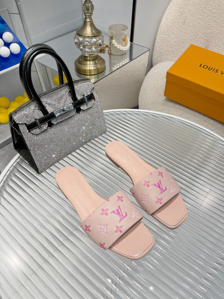 LV Women S;ipper