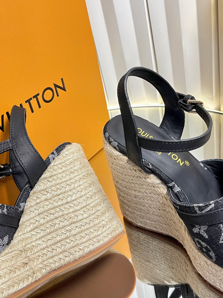 LV Women Sandals