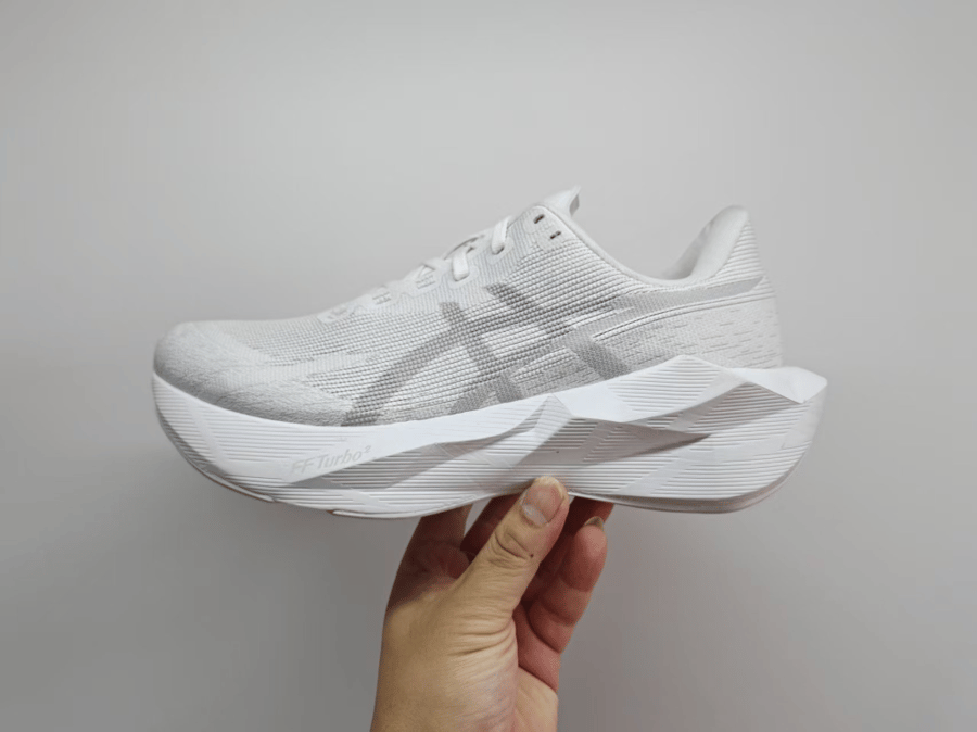 ِAsics Nova Blast 6