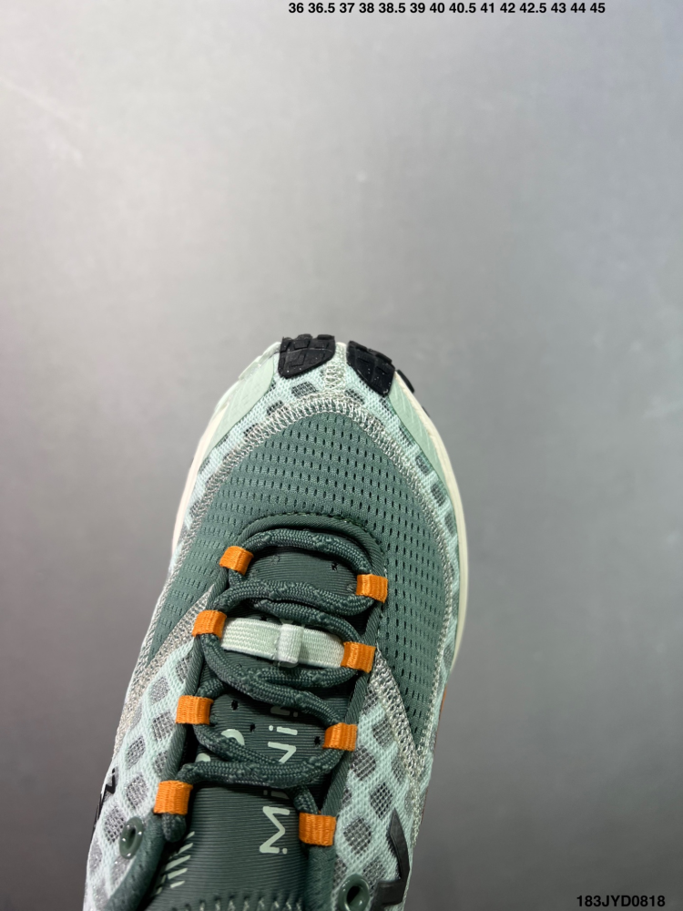 New Balance Minimus M10