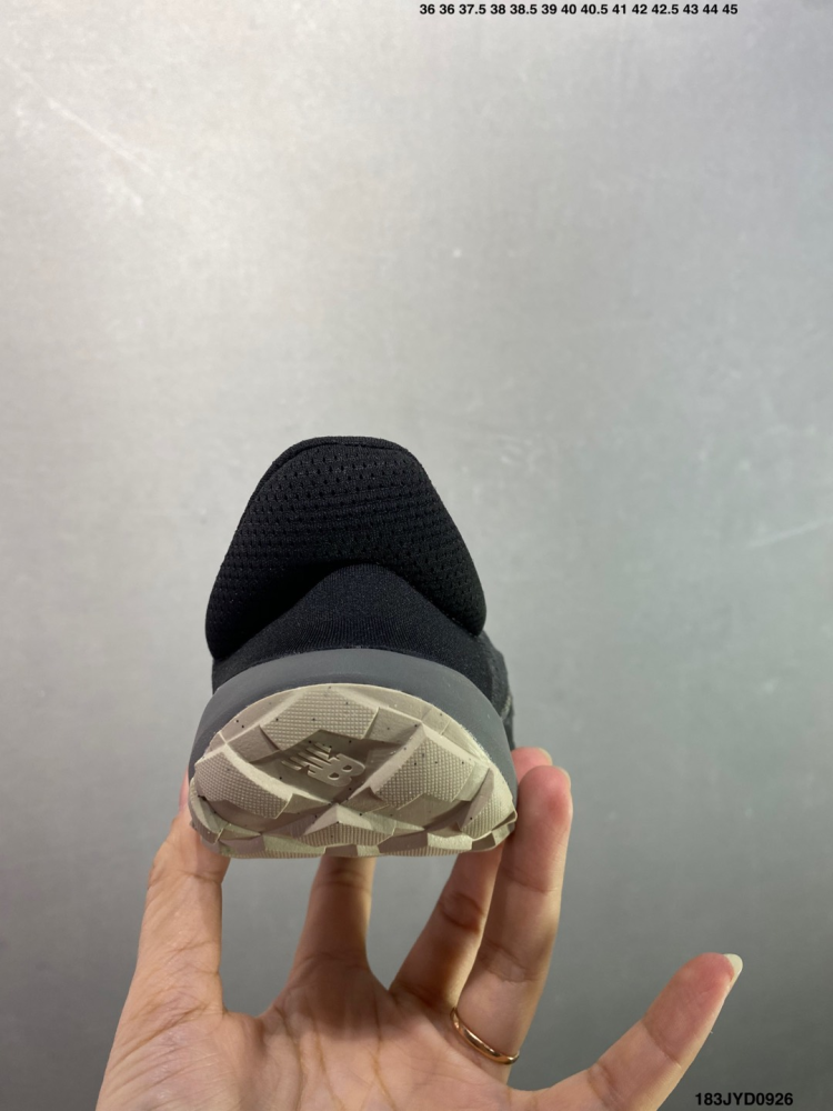 New Balance Minimus M10